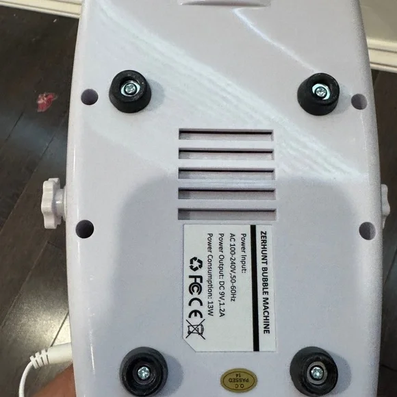 NWOT Zehunt White Electric Bubble Machine - Picture 6 of 6